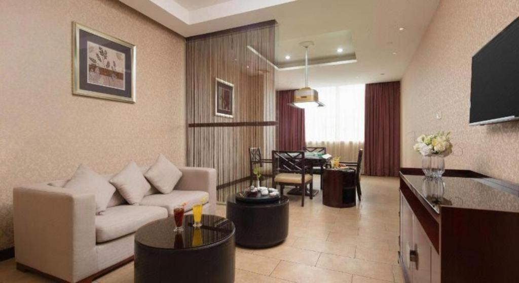 Leisure Hotel Dongguan  Dış mekan fotoğraf