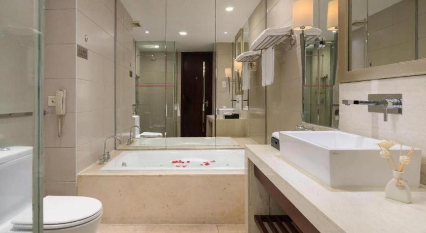 Leisure Hotel Dongguan  Dış mekan fotoğraf